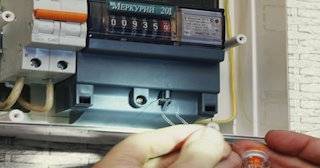 Скрытая проводка в деревянном доме в Пятигорске от 1550 рублей - профессиональный монтаж